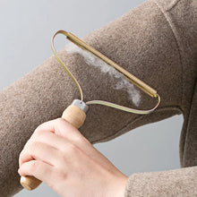 Charger l&#39;image dans la galerie, La Brosse Anti-Poil

